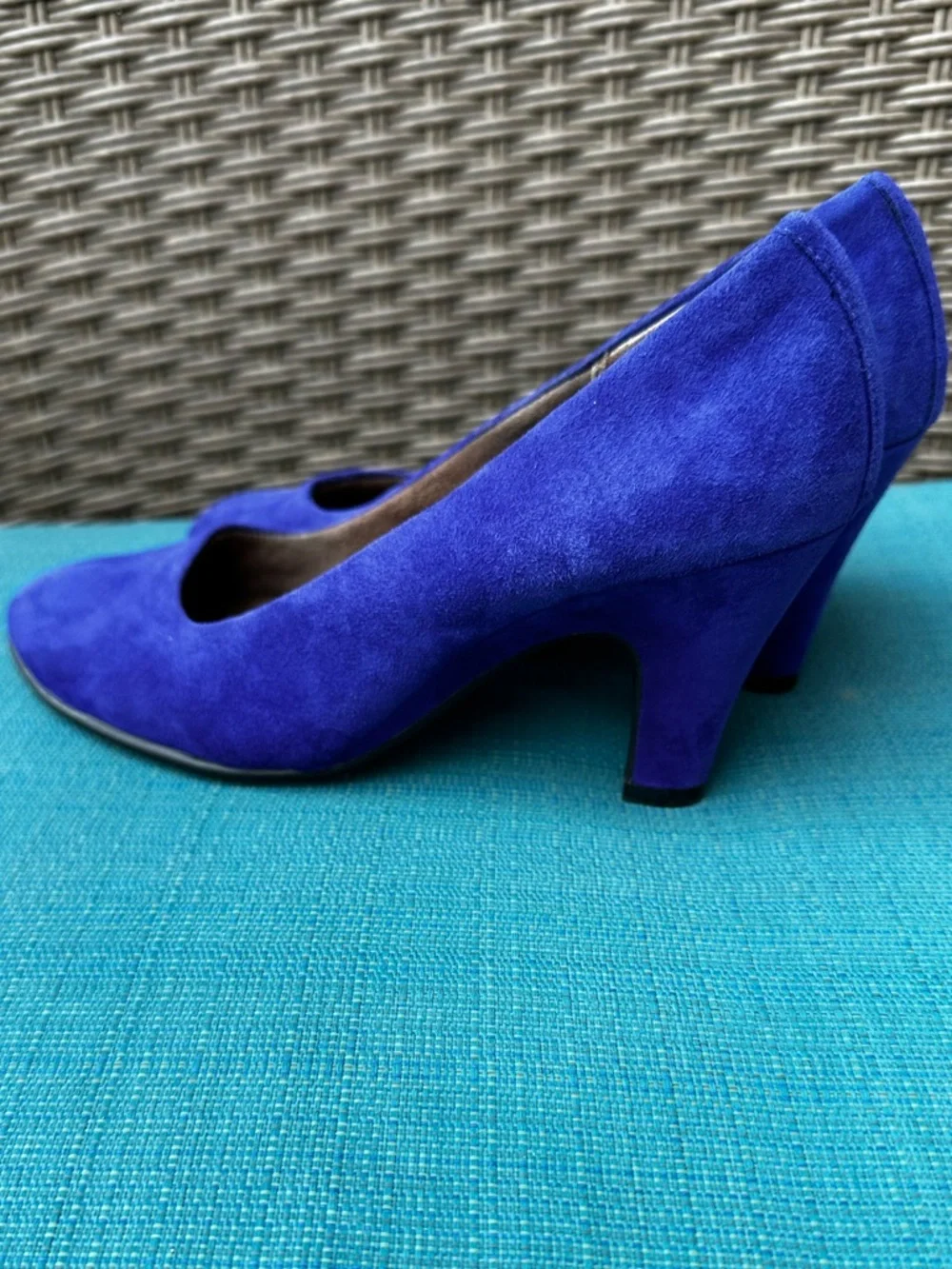 AEROSOLES bold royal